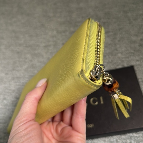 Gucci
Bamboo Accent Leather Continental Wallet - Picture 12 of 14